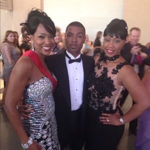 Meet your Posher, Enae